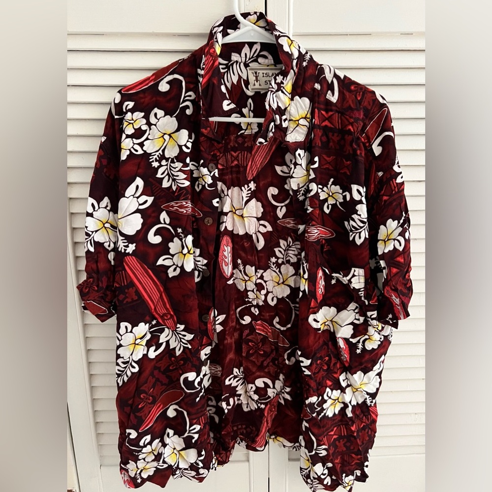 Button up short sleeve Hawaiian shirt